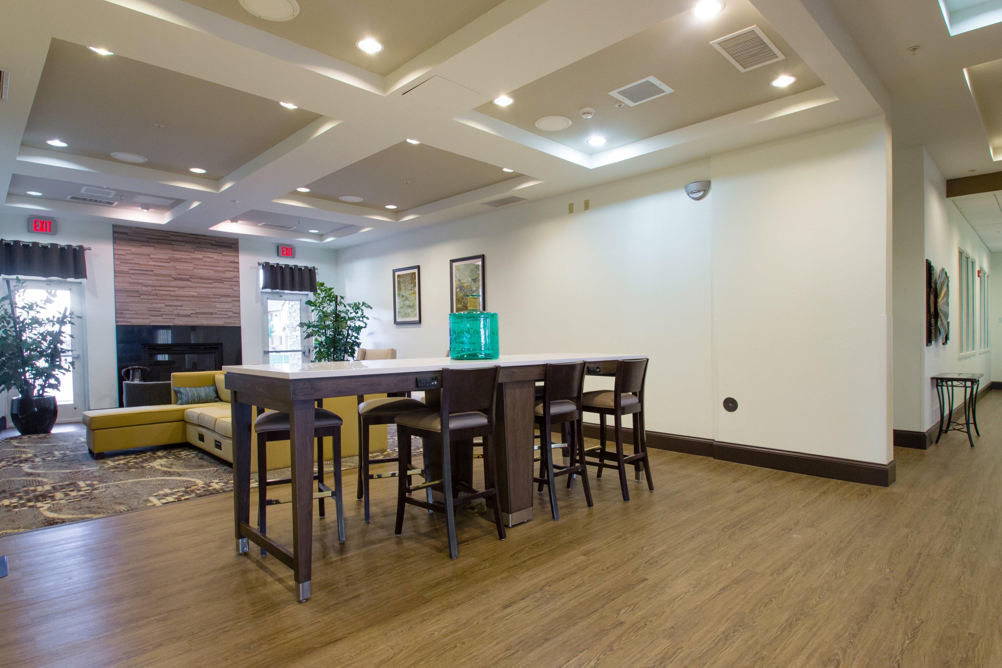 Holiday Inn Hotel & Suites Bloomington Airport By Ihg Exterior foto