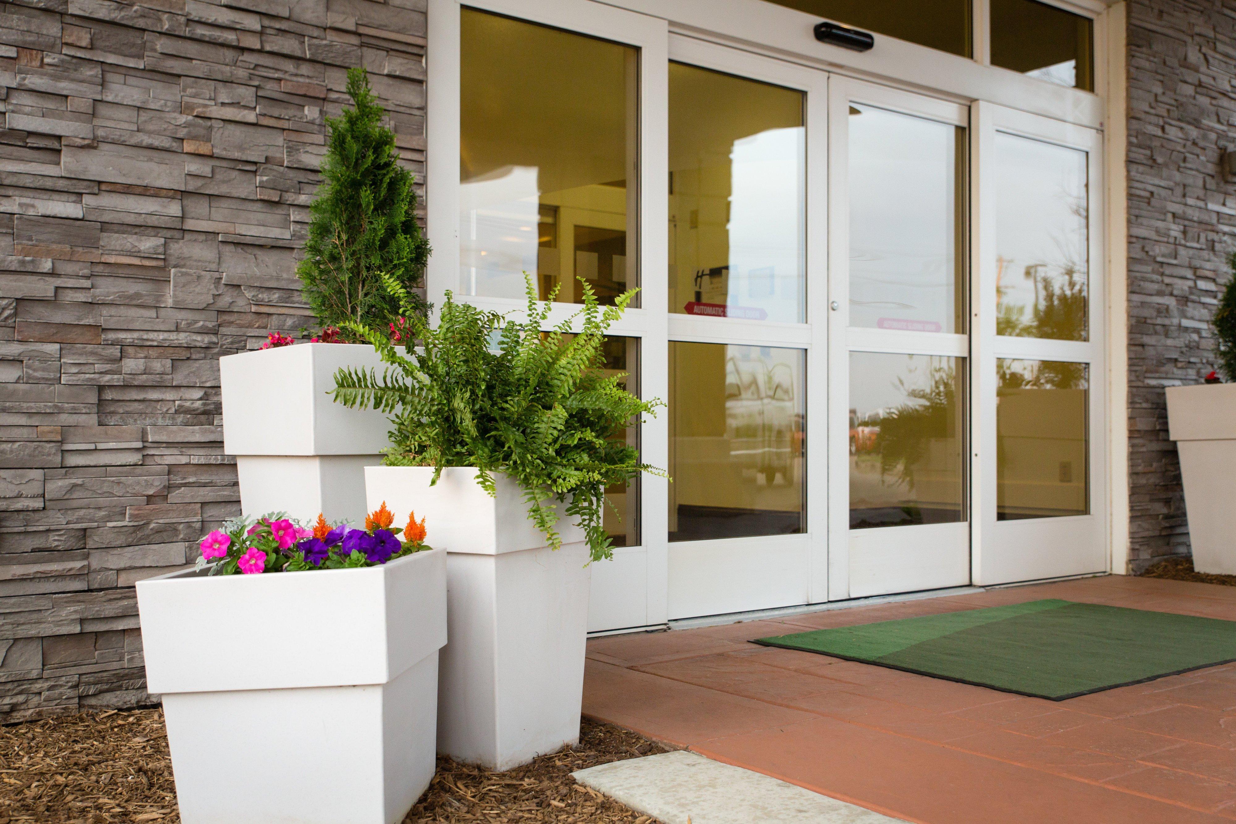 Holiday Inn Hotel & Suites Bloomington Airport By Ihg Exterior foto