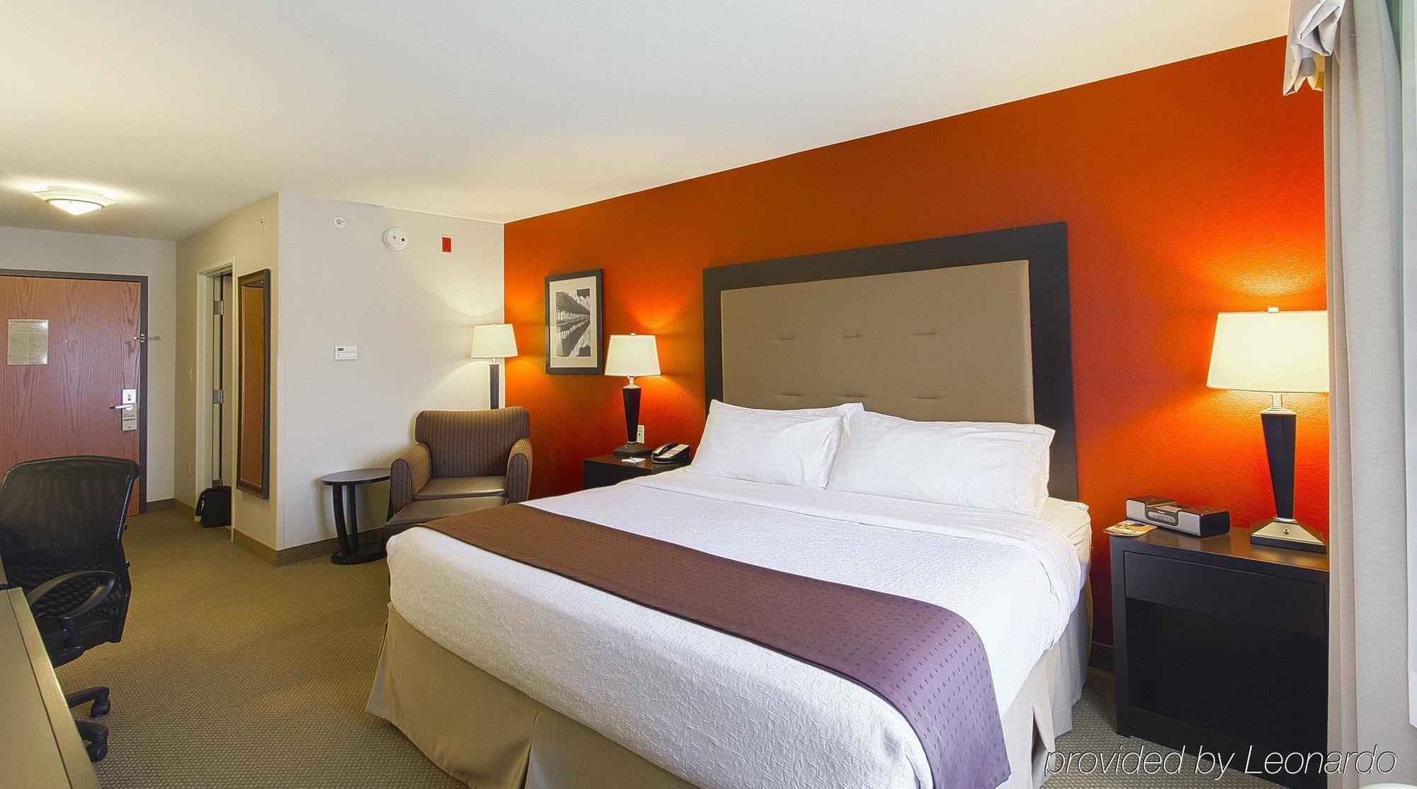 Holiday Inn Hotel & Suites Bloomington Airport By Ihg Exterior foto